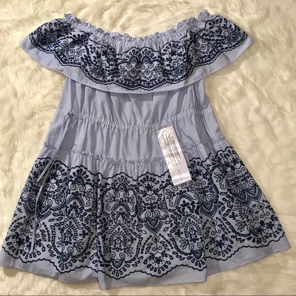 ❌Sold❌ BCBGMaxAzria Zoey Off-The-Shoulder Dress - Picture 4 of 8